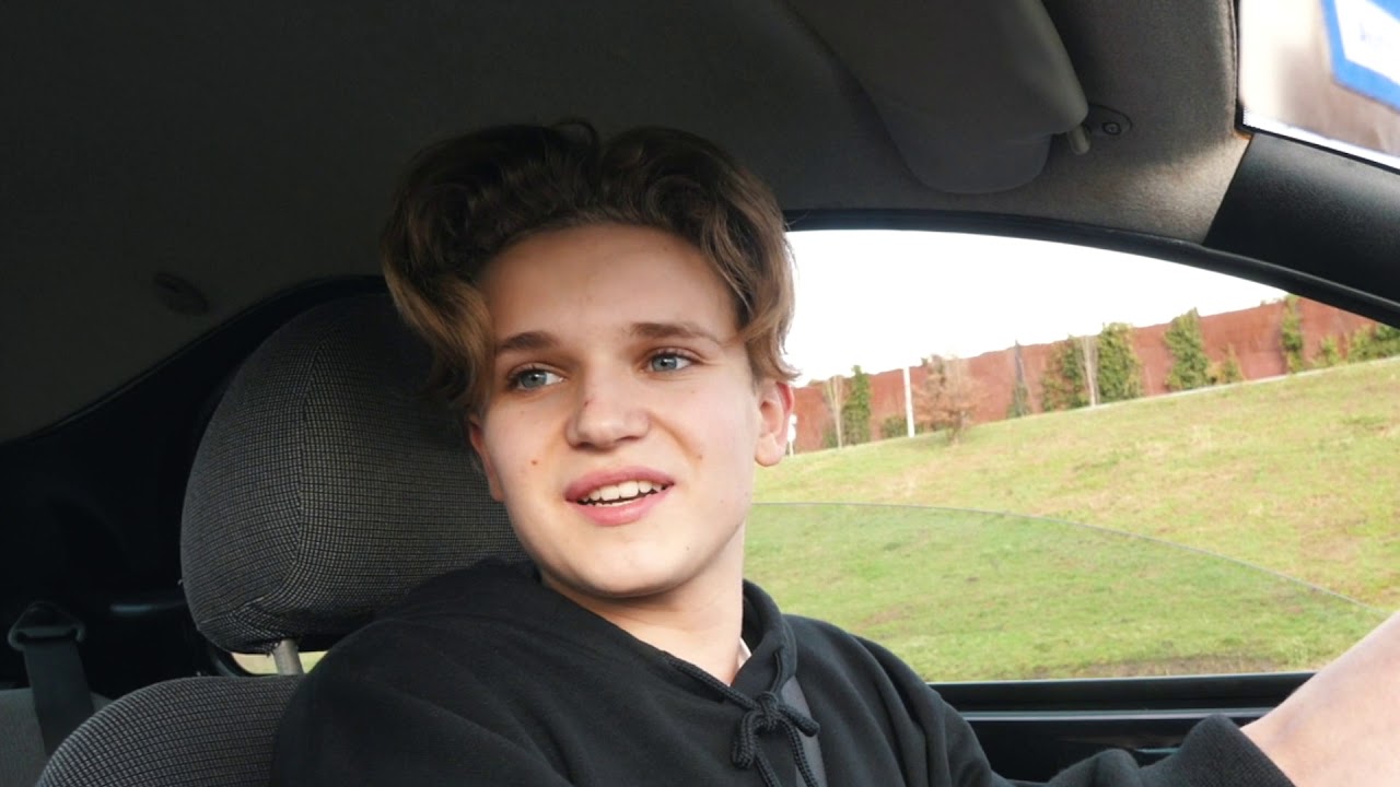 Broertje Rapper BROERTJE EERSTE RIJLES GEVEN | #114 - YouTube