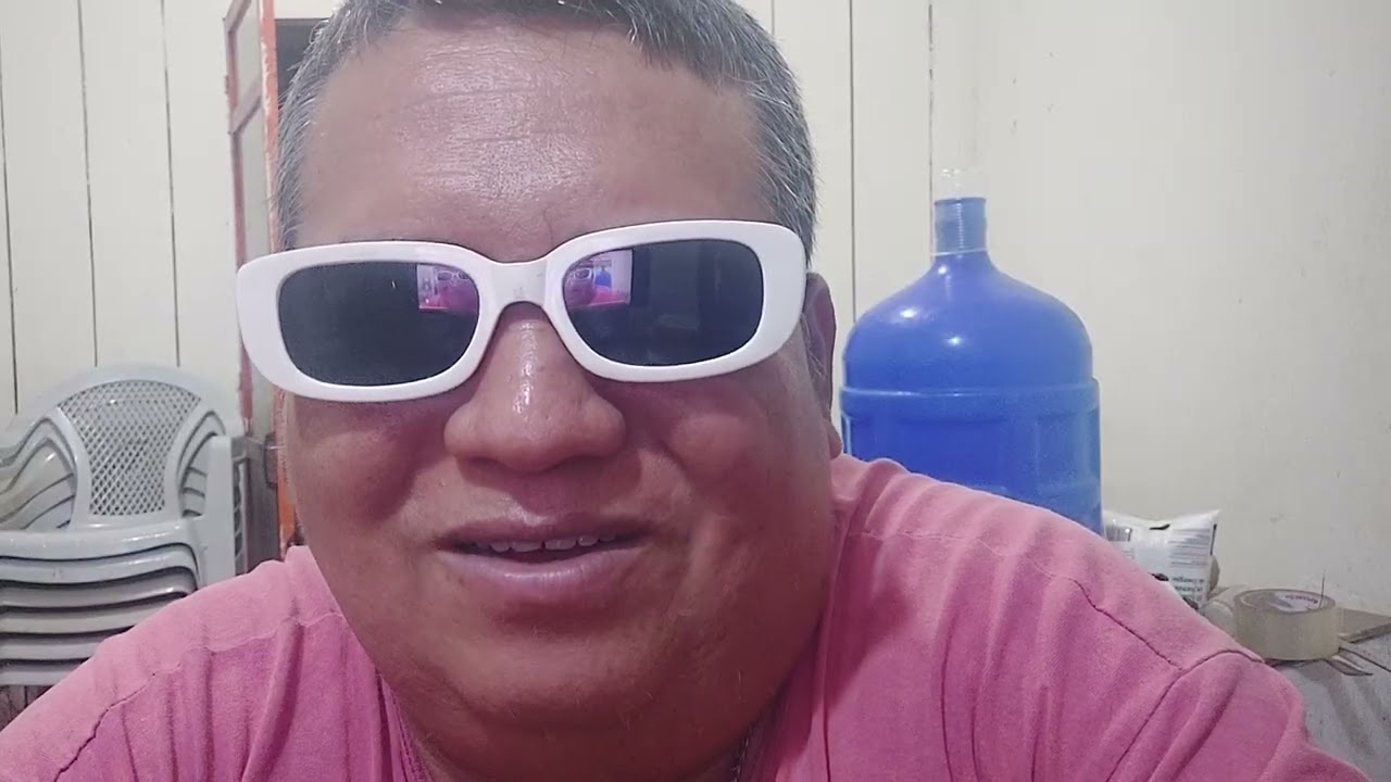 Andan tras los pasos del w1ld3r por eso fueron a hablar con el hombre salchicha 