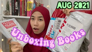 UNBOXING BOOKS | August 2021 📚✨