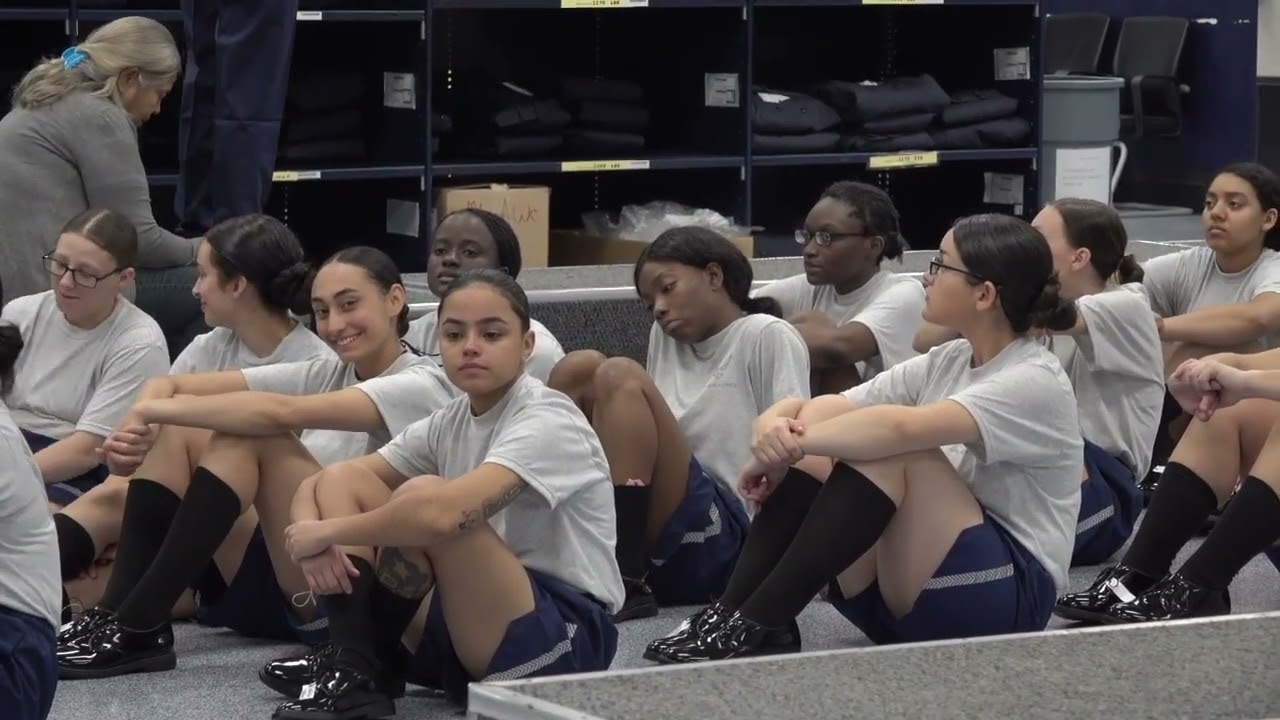 Выпуск 320-й учебной эскадрильи: 4 мая 2023 г.