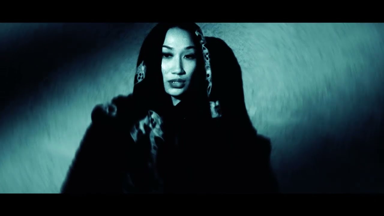 Uche x Jaelyn - keep my t-shirt (Official Video)