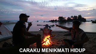 SEGELAS KOPI DI UJUNG NEGERI
