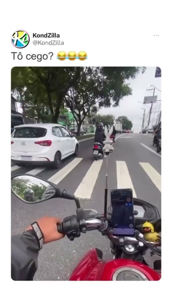 Deu uma bugada leve aqui ?