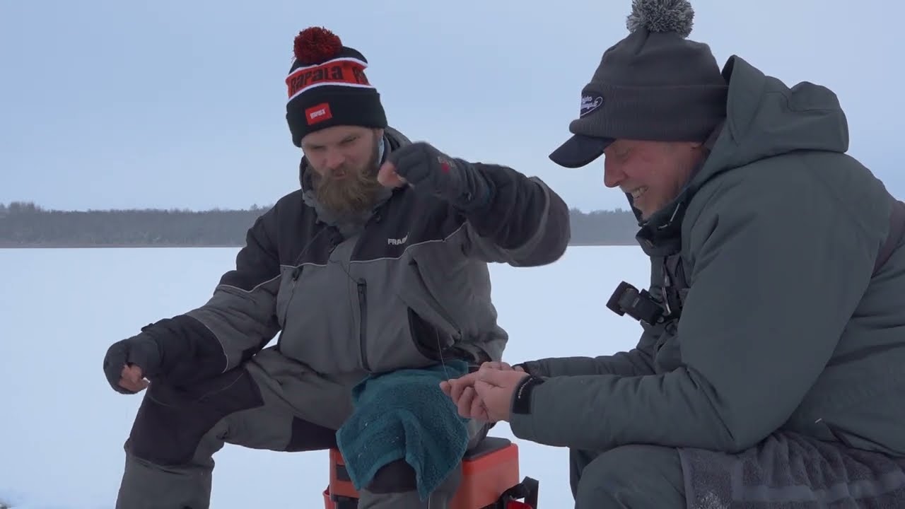 Lūksto ežero karšiukai žiemą. TV