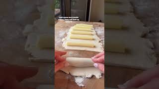 Cheesy pull apart breadsticks ✨ for the GF girlies 🤗Follow @lainiecooks_ for more! Wealth