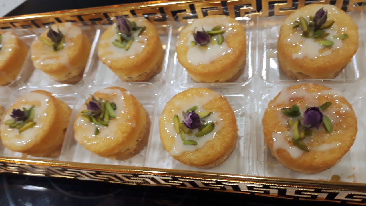 Mini Basbousa Cheesecake