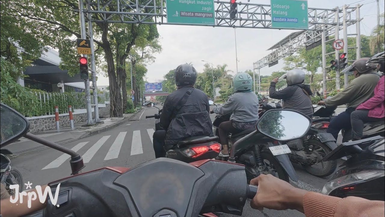 rutinitas pagi hari surabaya #4