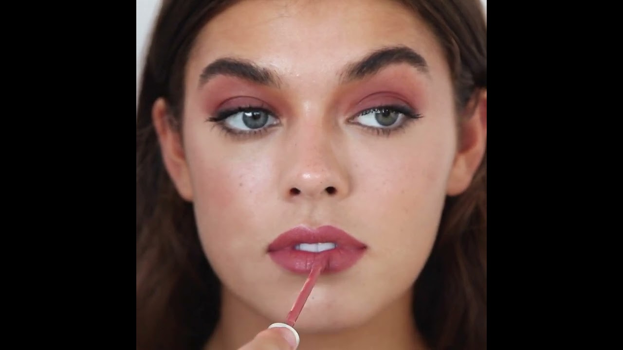 elfbar nachfüll pod läuft aus Meet Matte Hughes in Loyal Deep Red main image 0