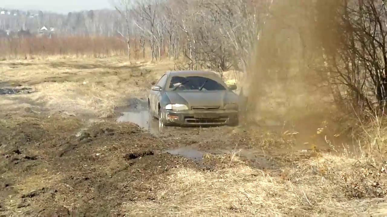 Toyota Exiv off-road Тойота Эксив работает поливочной машиной :)