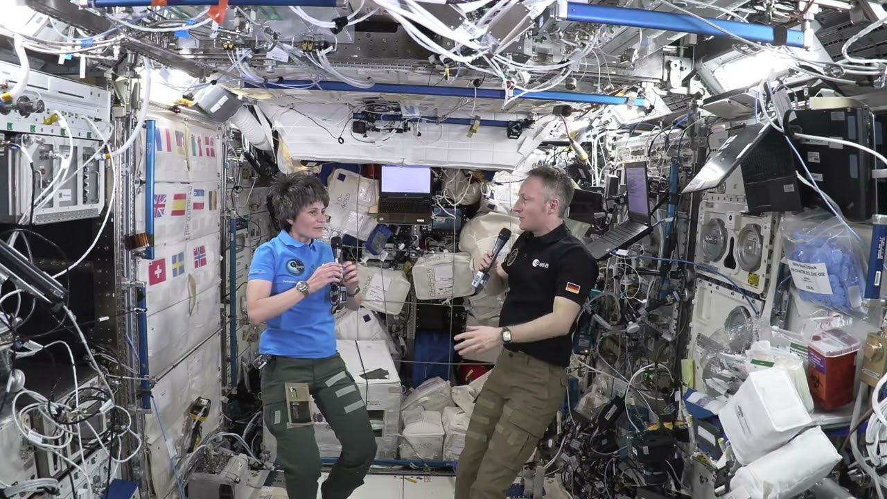 Mission Minerva Meets Cosmic Kiss | Two Astronauts in Orbit