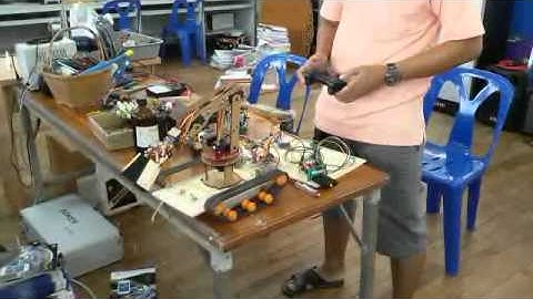 Robot ARM 7 Servo + Wireless PS2 Controller