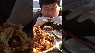 솥뚜껑에 푹 끓인 묵은지등뼈찜! #먹방 #shorts #요리