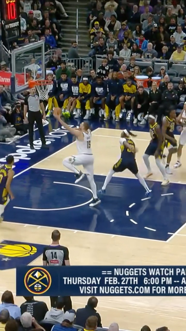Jokic loses his defender with the tough spin
