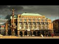 Прага! Квіти і лампадки біля Карлового універ-ту Аrea around thePrague Charles University building