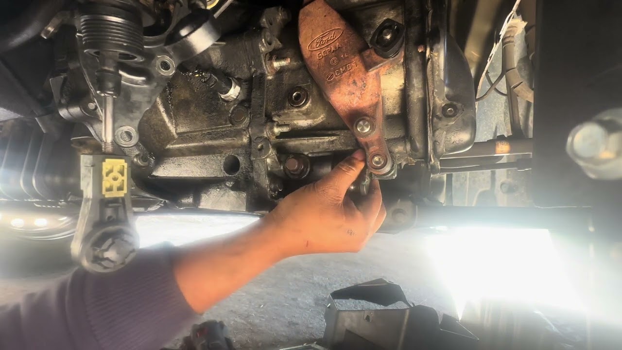 2012 ford fiesta manual palanca de cambios dura (Fixing a hard shifting)
