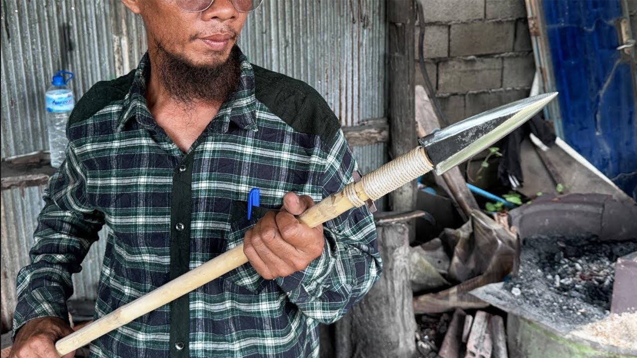 How To Turn Scrap Metal Into A Spear/Fast Way To Make A Spear
