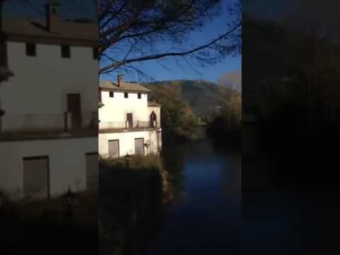 Video: La Casa Sul Lago La Barque Di ACDF Si Affaccia Sulla Campagna Del Quebec