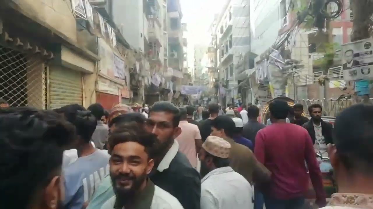 পুরান ঢাকায় জাতীয় নির্বাচনে ঈদ আমেজ।