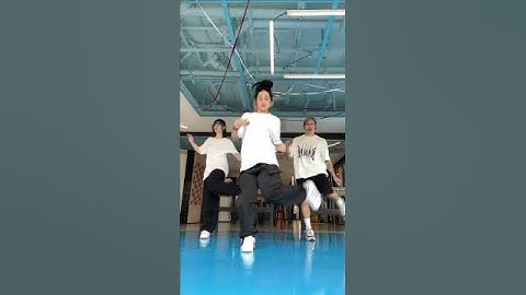 Thumbnail of Ela vem na cavalgada (passinho Dj Arana) Cássia Silva feat.Jeyke e Julia KBarni