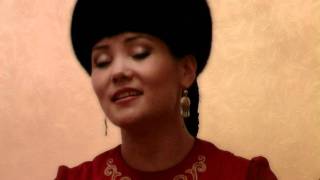 Gulnara Raymalieva. Kyrgyz komuz and temir ooz komuz Resimi