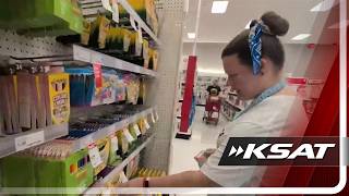 SAISD Foundation gives 300 teachers grant money to shop for classroom
