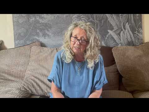 Just a quick message - Jacqui McShee