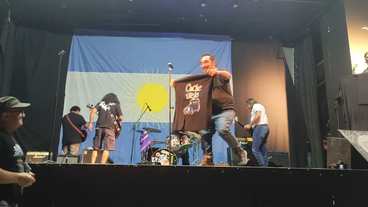 Creiser - presentación disco coche viejo cine sportman Choele choel 