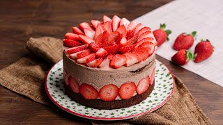 Hey ! in today's video we show you how to make a strawberry chocolate
cake. this is yet another cake recipe of ours think would love...