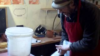 SIMON LEACH POTTERY - The ABC of mixing a glaze - march 28' 13