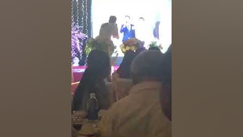 Ánh Nắng Của Anh đám cưới. Chú rể hát tặng cô dâu cực hay.