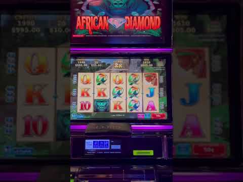 Niagara Falls 馃嚚馃嚘 - Fallsview Casino Resort Walking Tour + The Backyard BBQ And Walk To The Falls