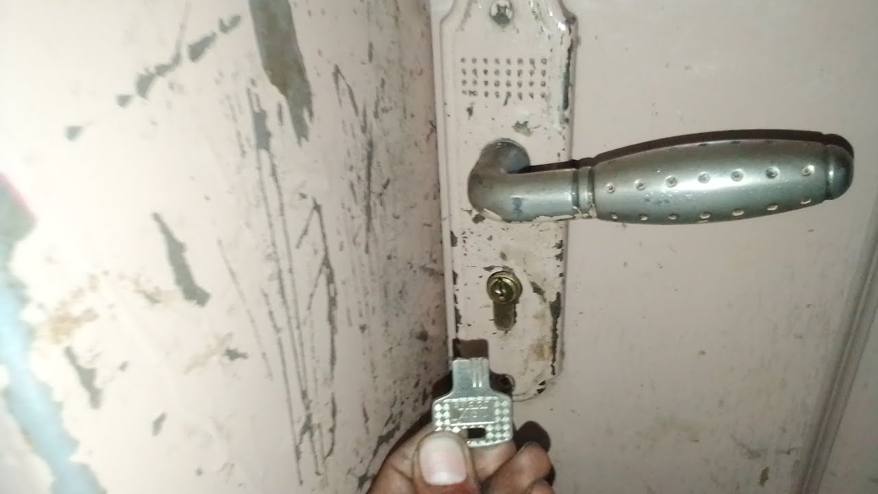 how to remove broken key from door lock/اگر لاک کے اندر چابی ٹوٹ جائے