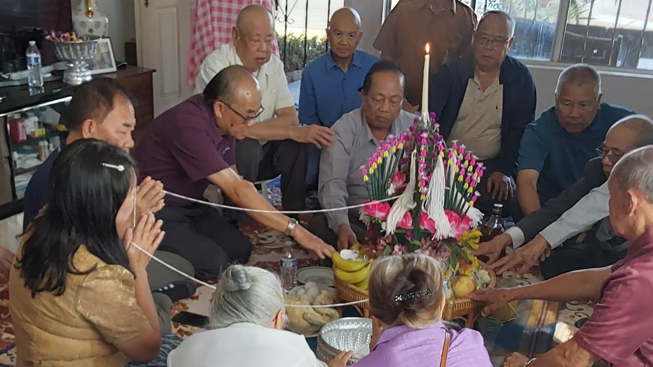 สวัสดีจ้าเชิญชม#สะออนแชบพามาดูพี่น้องไทลื้อทำบายศรี มัดแขน #กดติดตามด้วยจ้า