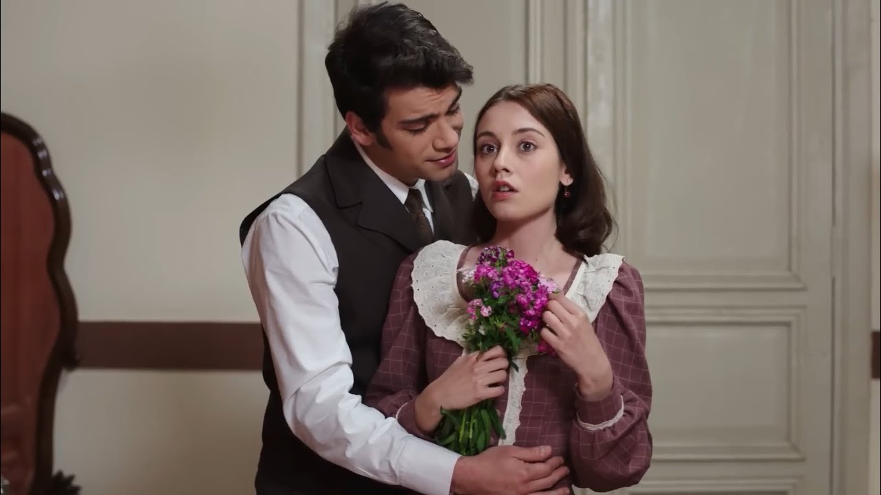 بنت فقيره حبيبها سافر يدرس فبتتجوز واحد قد ابوها غني ولما بيرجع بتجيبه القصر عشان تخون جوزها معاه