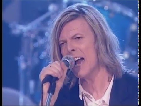 David Bowie – Fame (Live BBC Radio Theatre 2000)