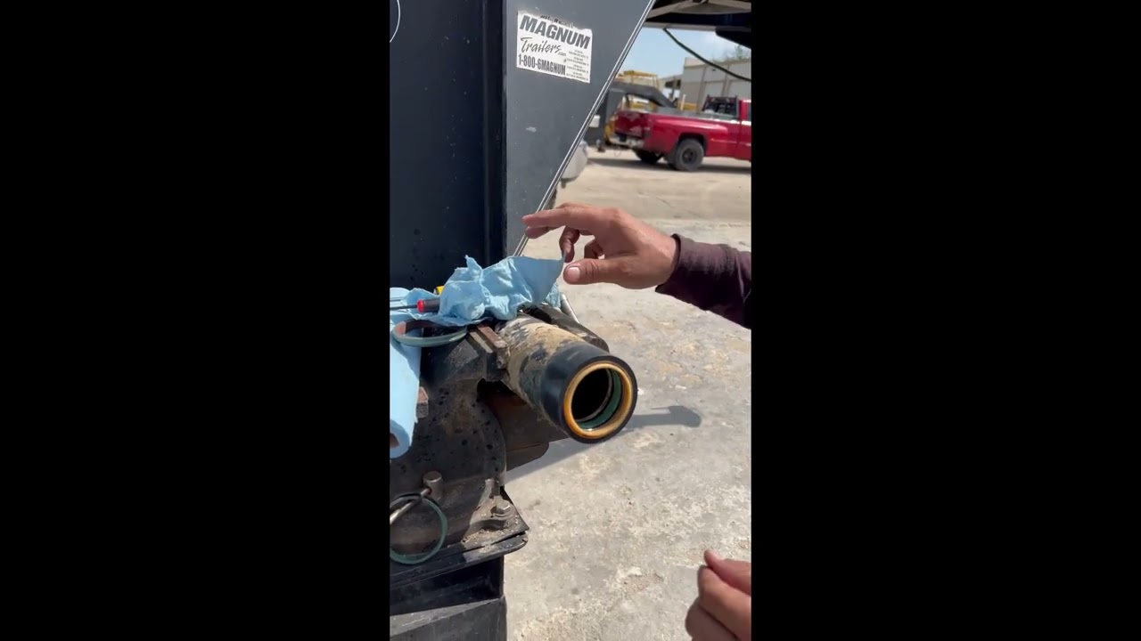 2020 bobcat e32i track tensioner adjuster repair