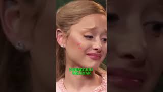 Porque Ariana Grande Está Sempre Segurando A Mão De Alguém?