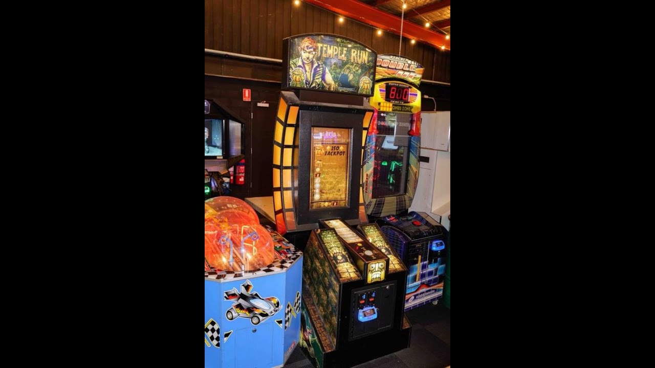 'Temple Run' Coastal Amusements upright machine