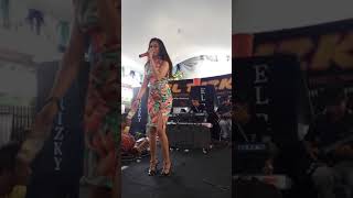 Dangdut Hotttt Wo Belahan Rok....el Rizky