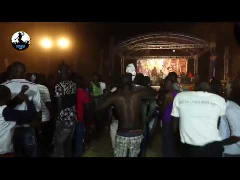 Dunda na Buja FM Performance de VICHOU ''Ntabundi Buhinga''