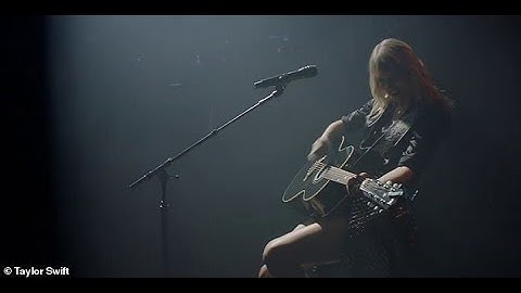 Taylor Swift - Death by a thousand (live from Paris)