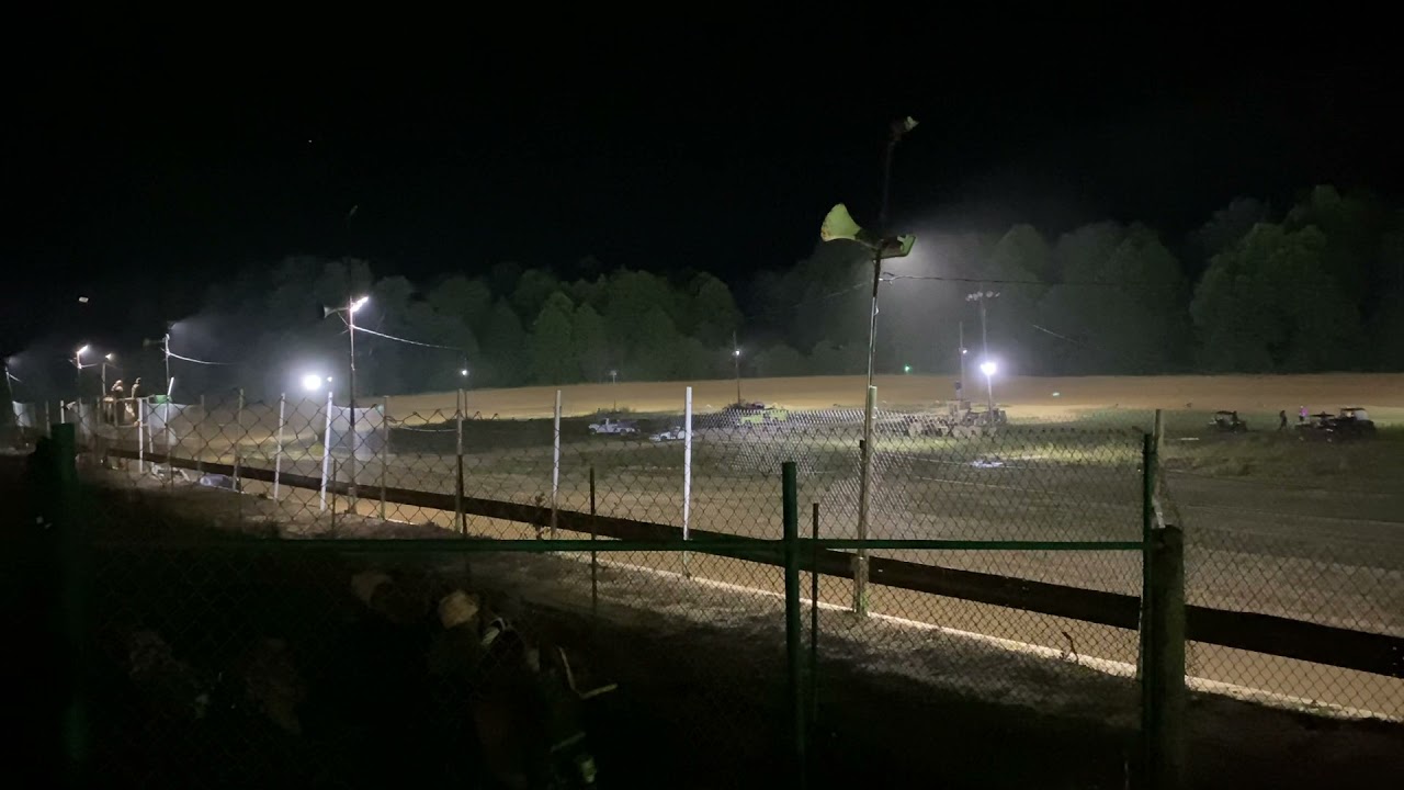 Frank Heat Race in 4-Cylinder at Mudlick