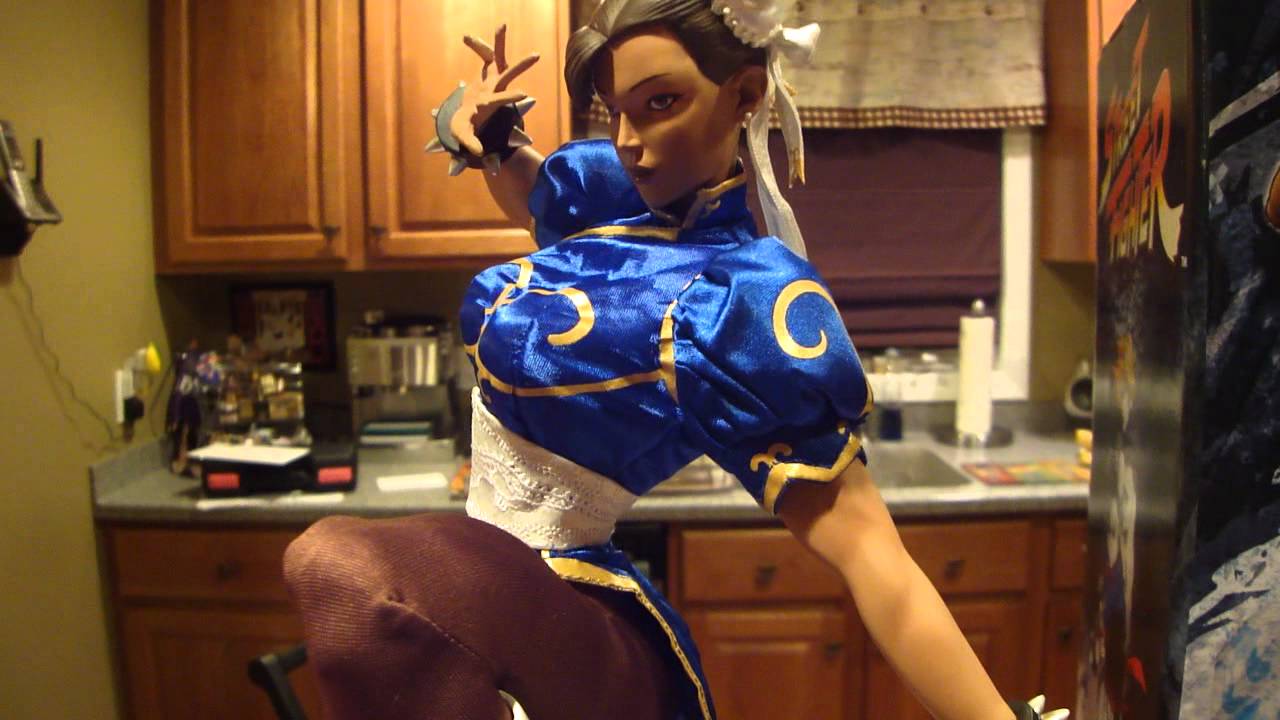 Chun Li Street Fighter 1/4 Scale Statue (Regular Blue Costume) by Pop Culture Shock Collectibles