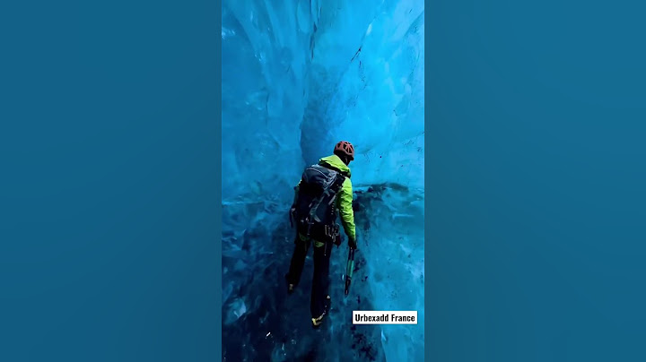 Voyage dans une crevasse de glace !