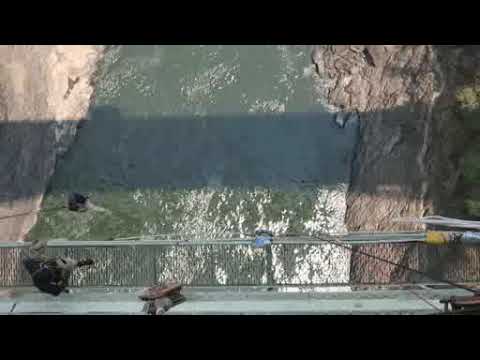 110 m Bungee jumping on Zambezi river بانجی ۱۱۰ متری روی رودخانه زامبزی