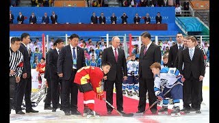 Путин в Китае: награждение орденом, поездка на поезде, хоккей