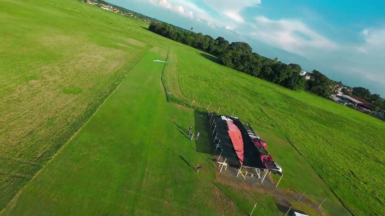 Chase Drone FPV siguiendo un Ala Voladora sobre la Pista Ícaros | Cali, Colombia 🇨🇴