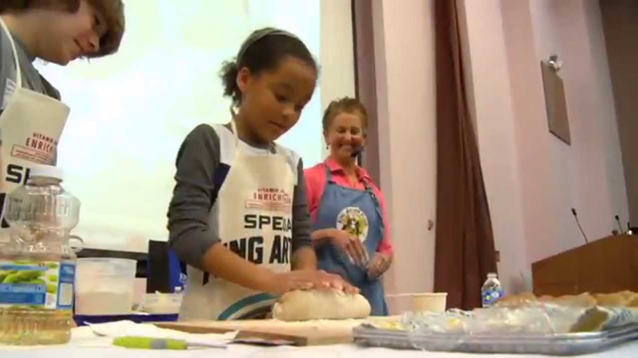 mcps-students-learn-about-the-science-of-baking-bread-youtube