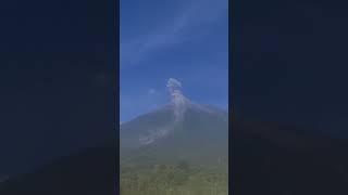 Guatemala volcano&#39;s erupting