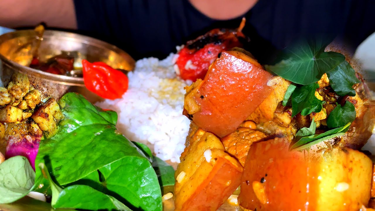 BIG SPICY PORK FRY PORK BELLY CURRY PORK EATING WITH RICE PORK